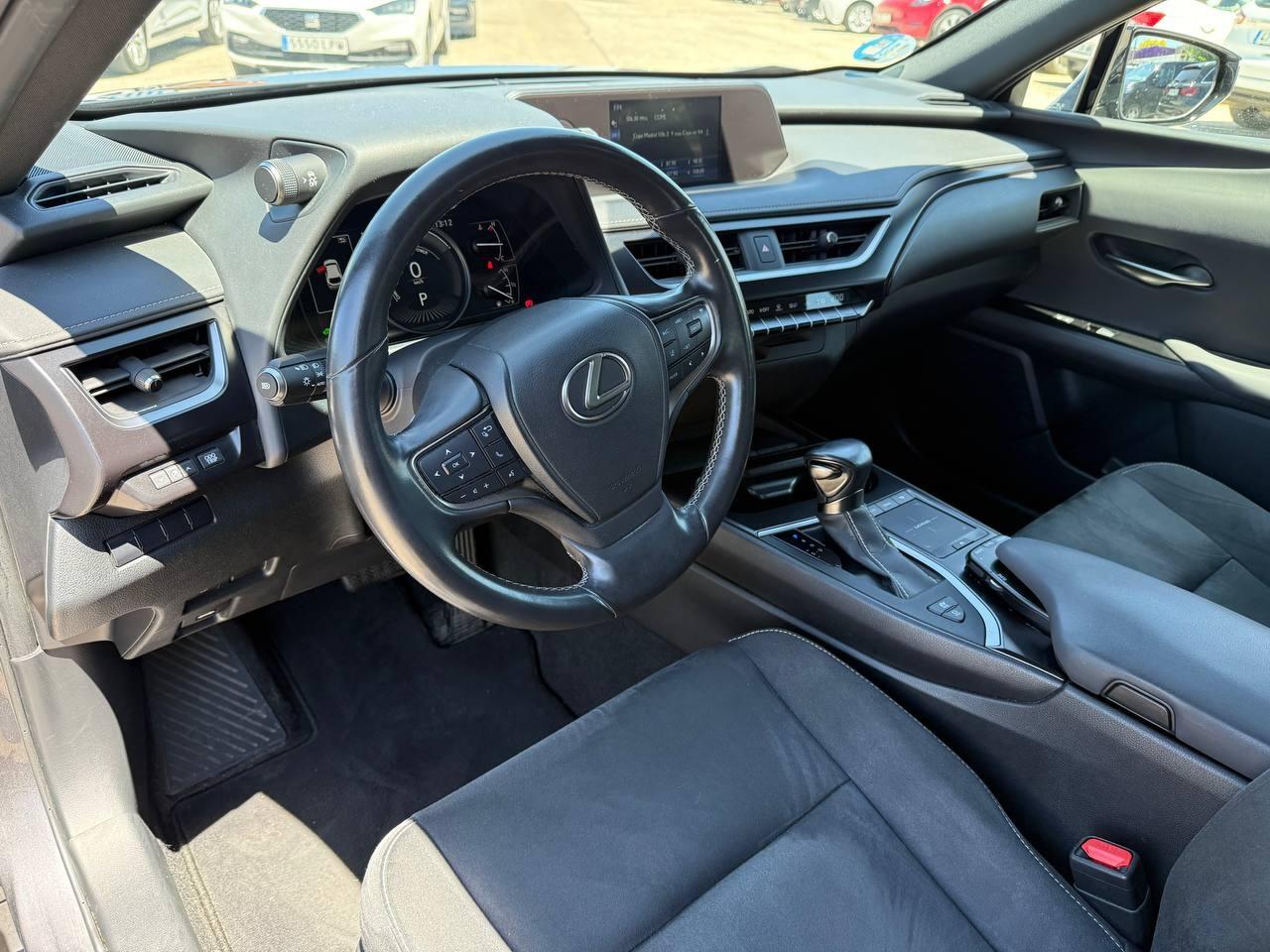 2022 Lexus UX UX 2.0 250h Business coche de segunda mano