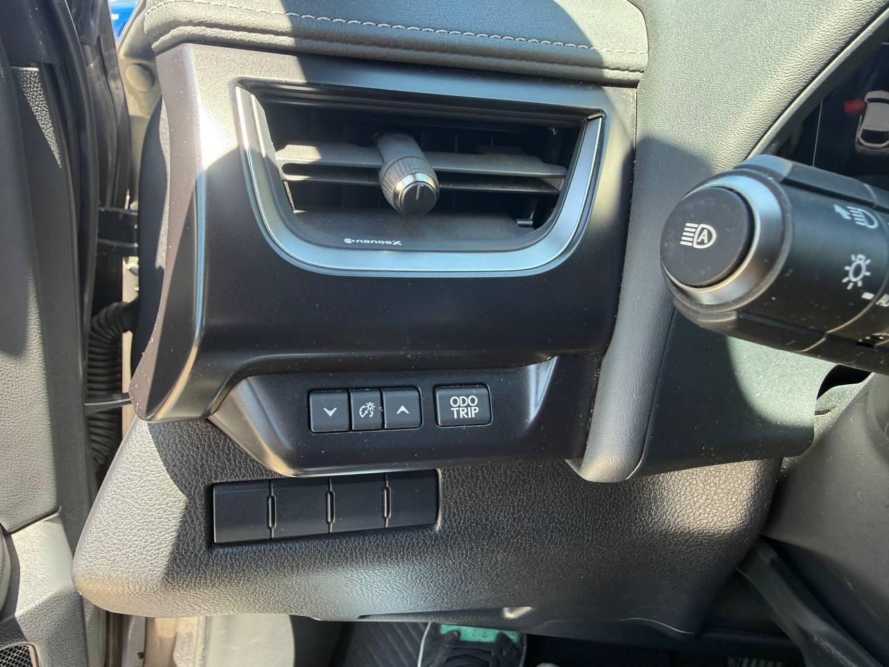2022 Lexus UX UX 2.0 250h Business coche de segunda mano