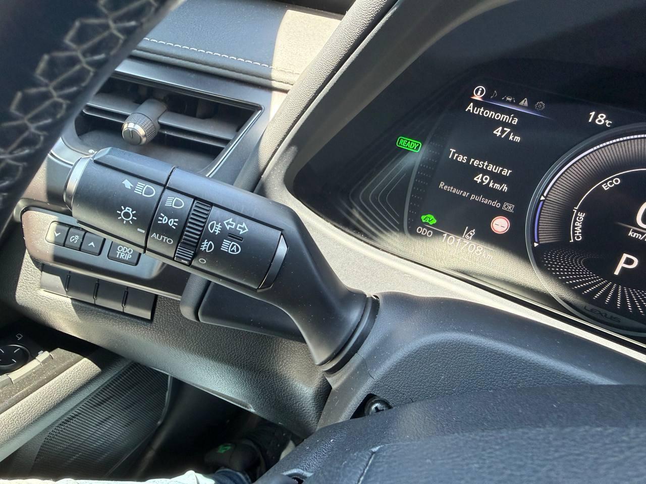 2022 Lexus UX UX 2.0 250h Business coche de segunda mano