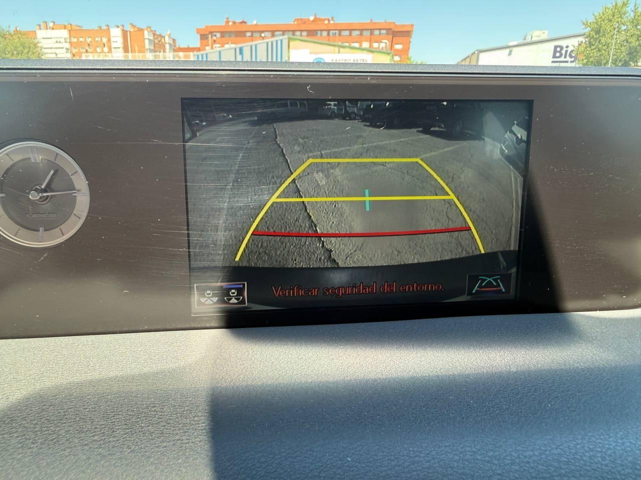 2022 Lexus UX UX 2.0 250h Business coche de segunda mano
