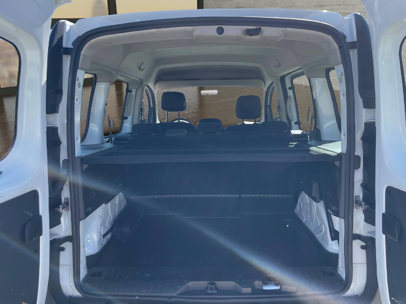 2017 Renault Kangoo KANGOO Combi 1.5dCi Energy Profesional M1-AF 75 coche de segunda mano