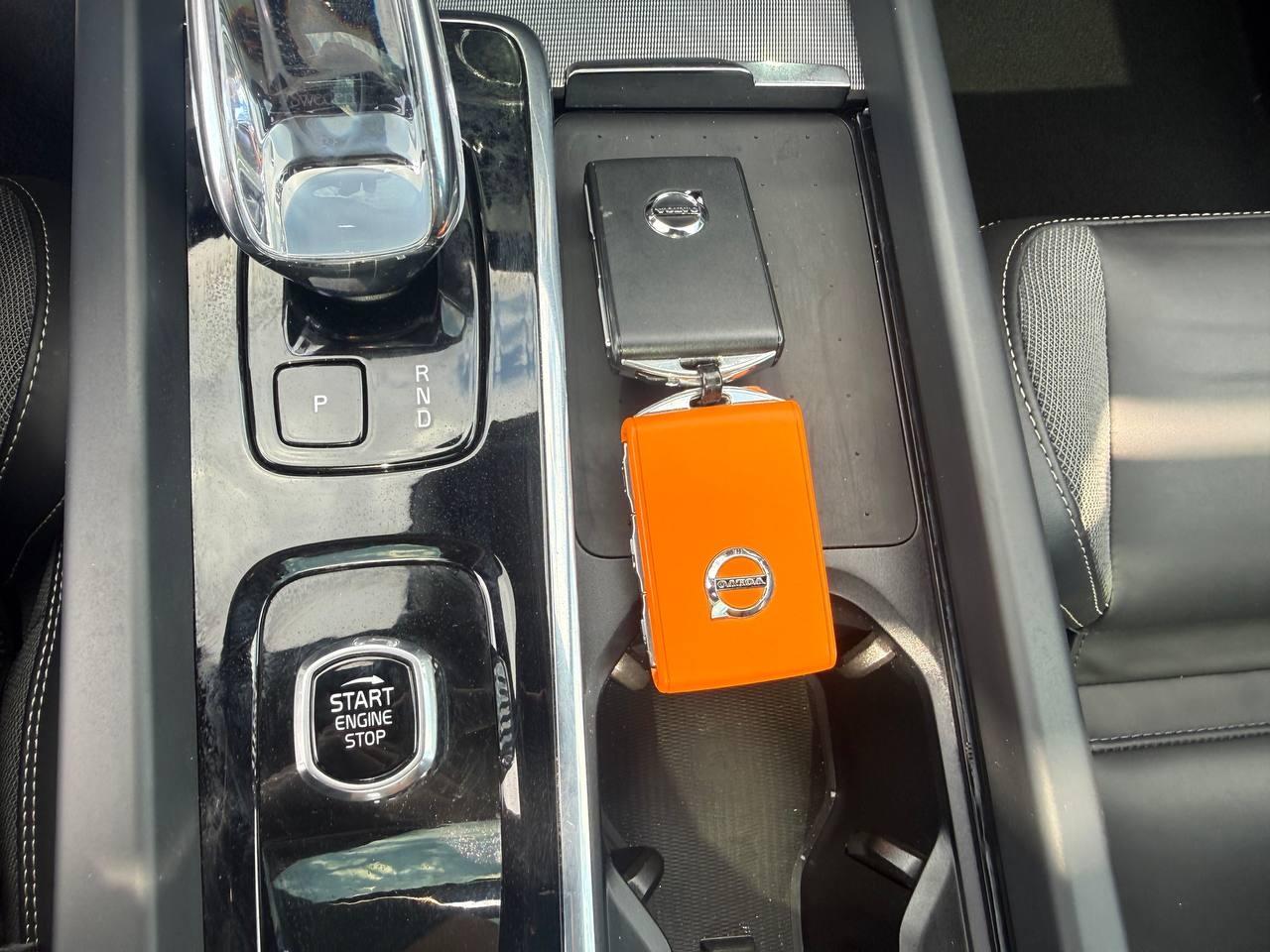 2023 Volvo XC60 XC60 2.0 T6 AWD Recharge Plus Dark Auto coche de segunda mano