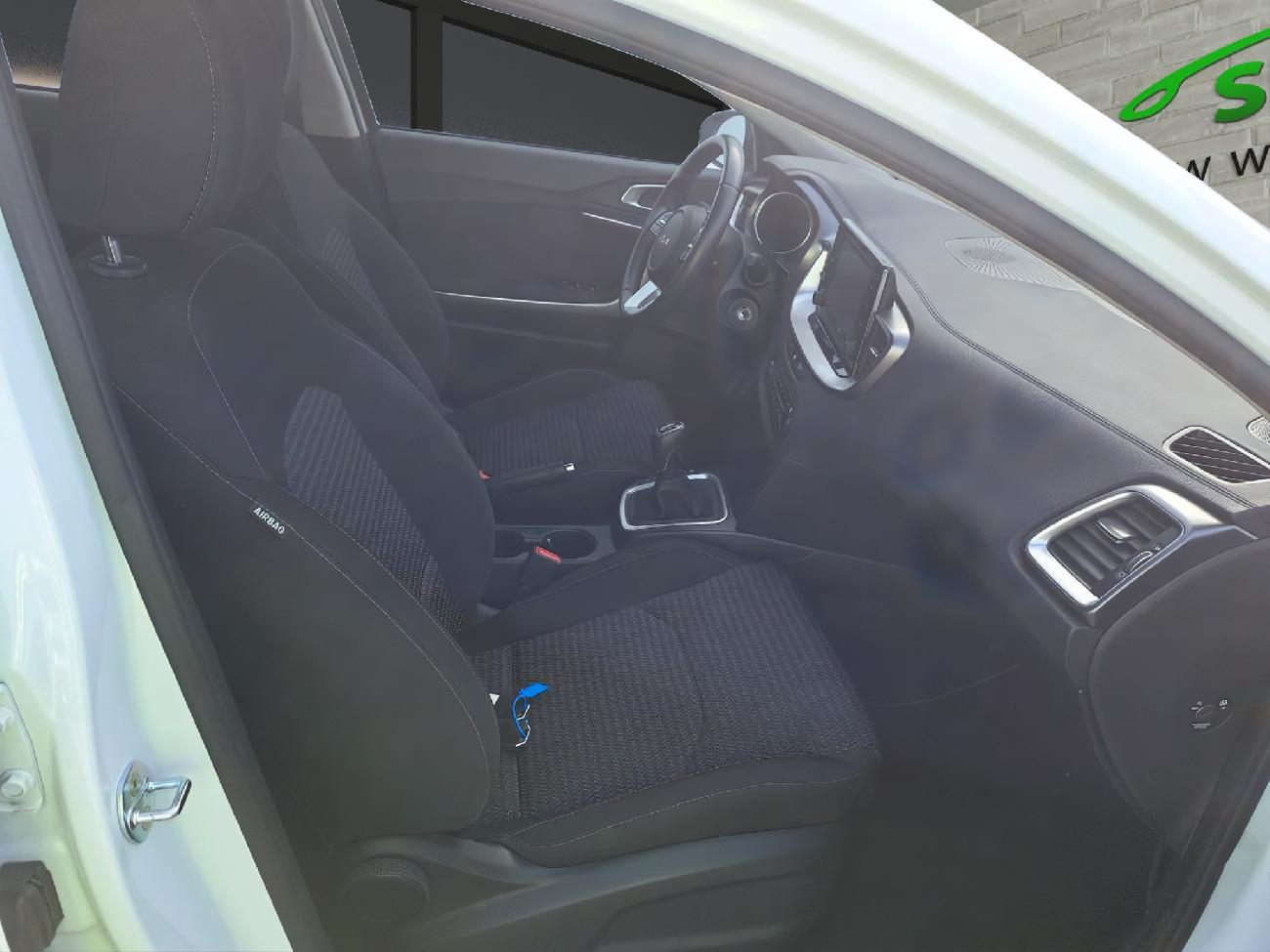 2023 KIA Xceed Xceed 1.5 MHEV iMT Drive 118kW (160CV) coche de segunda mano