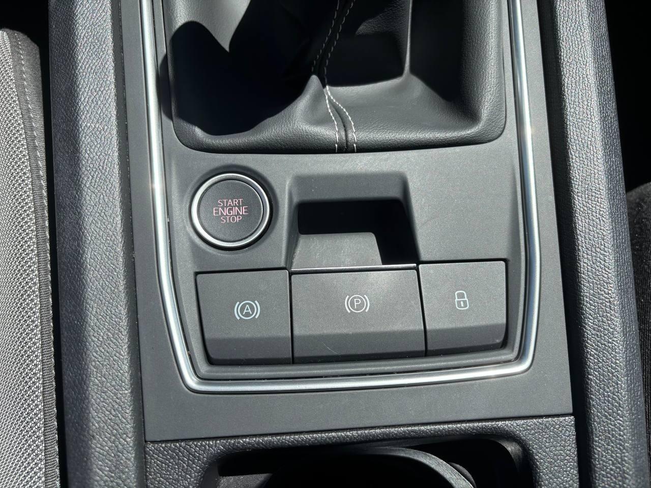2023 Seat Leon Leon 1.5 TSI 96kW S&S Style XL coche de segunda mano