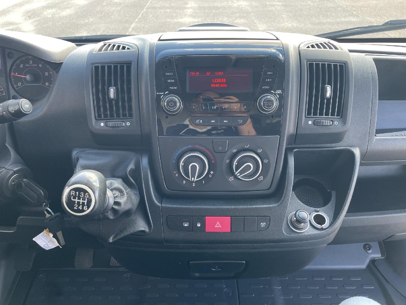 2019 Citroën Jumper Jumper Jumper BlueHDi 96KW (130CV) Furgón 35L2H2 coche de segunda mano