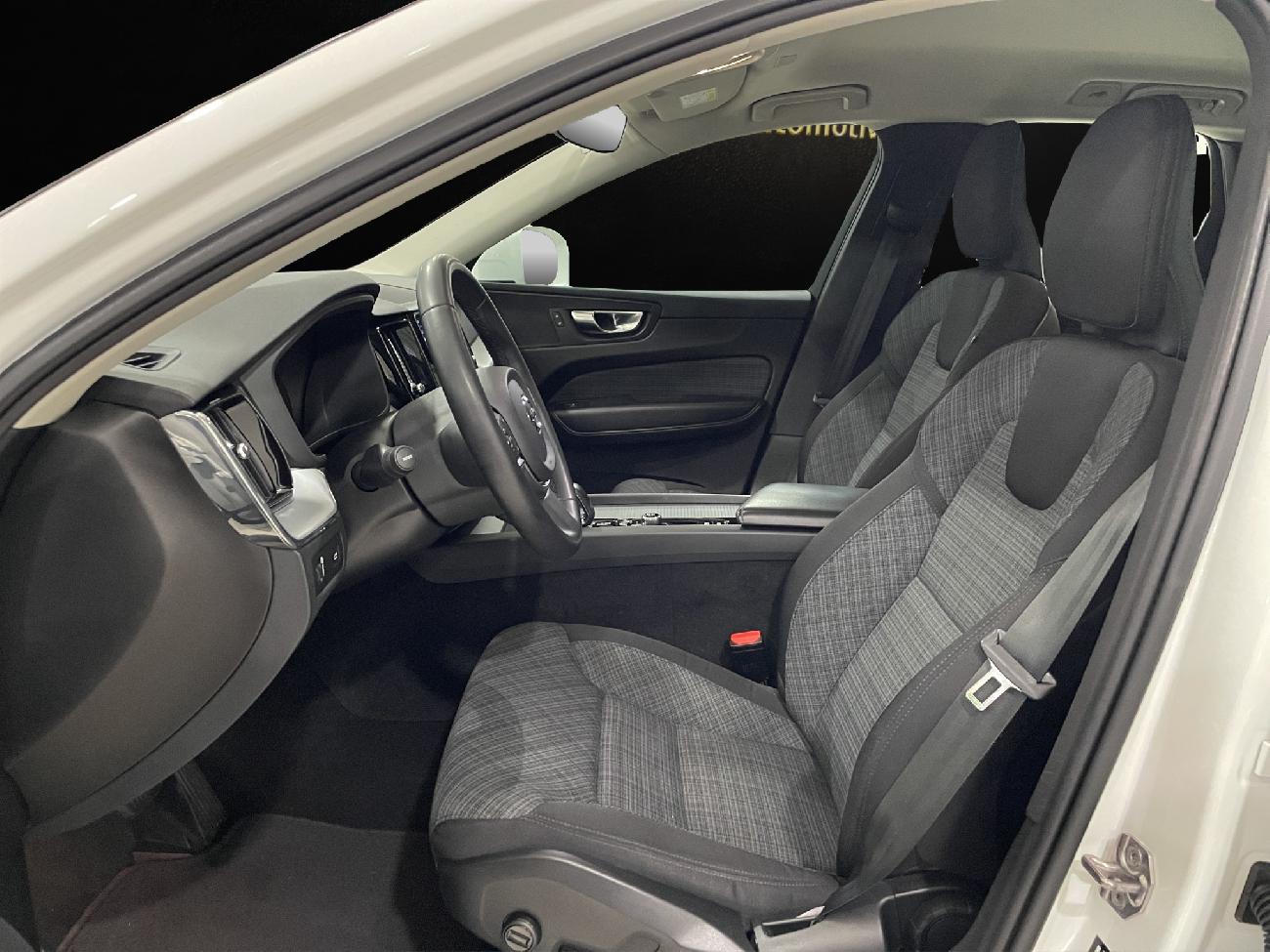 2021 Volvo XC60 XC60 2.0 B4 D Momentum Pro Auto coche de segunda mano
