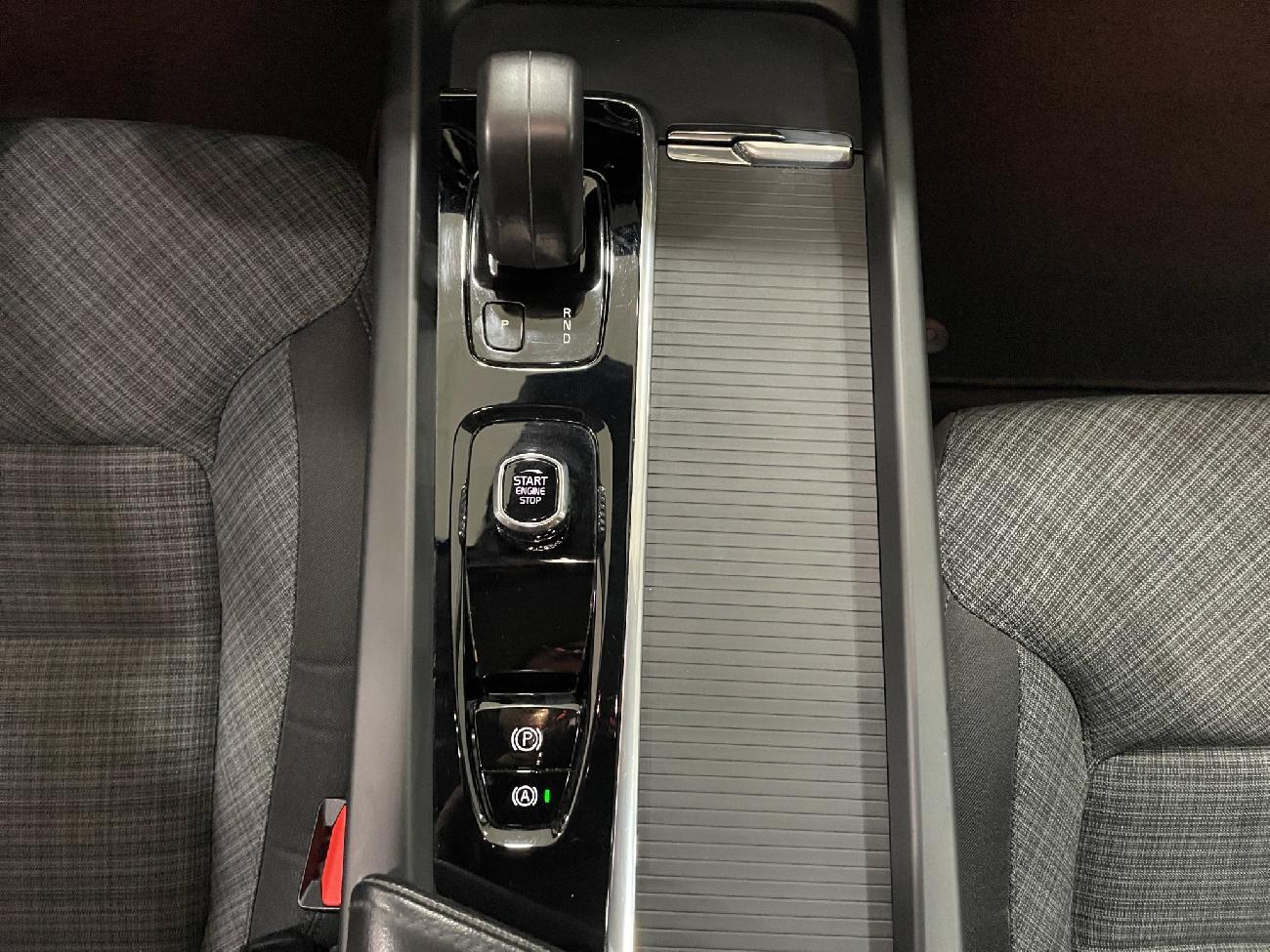 2021 Volvo XC60 XC60 2.0 B4 D Momentum Pro Auto coche de segunda mano