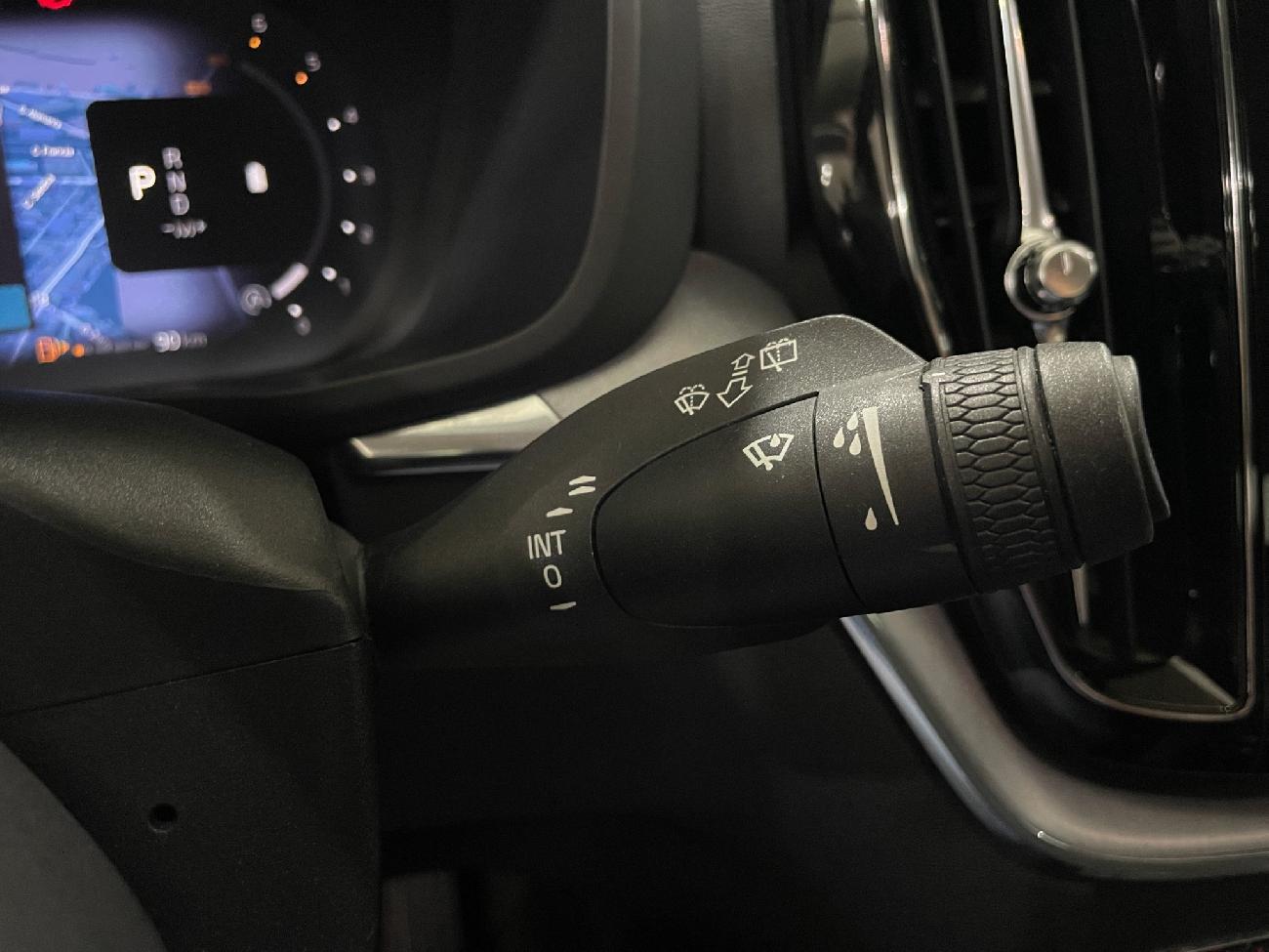 2021 Volvo XC60 XC60 2.0 B4 D Momentum Pro Auto coche de segunda mano
