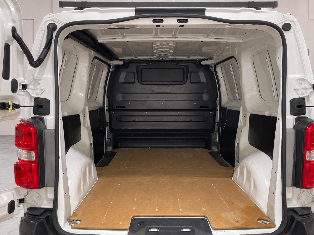 2021 Citroën Jumpy Jumpy Talla M BlueHDi 100 S&S 6v Control furgón coche de segunda mano