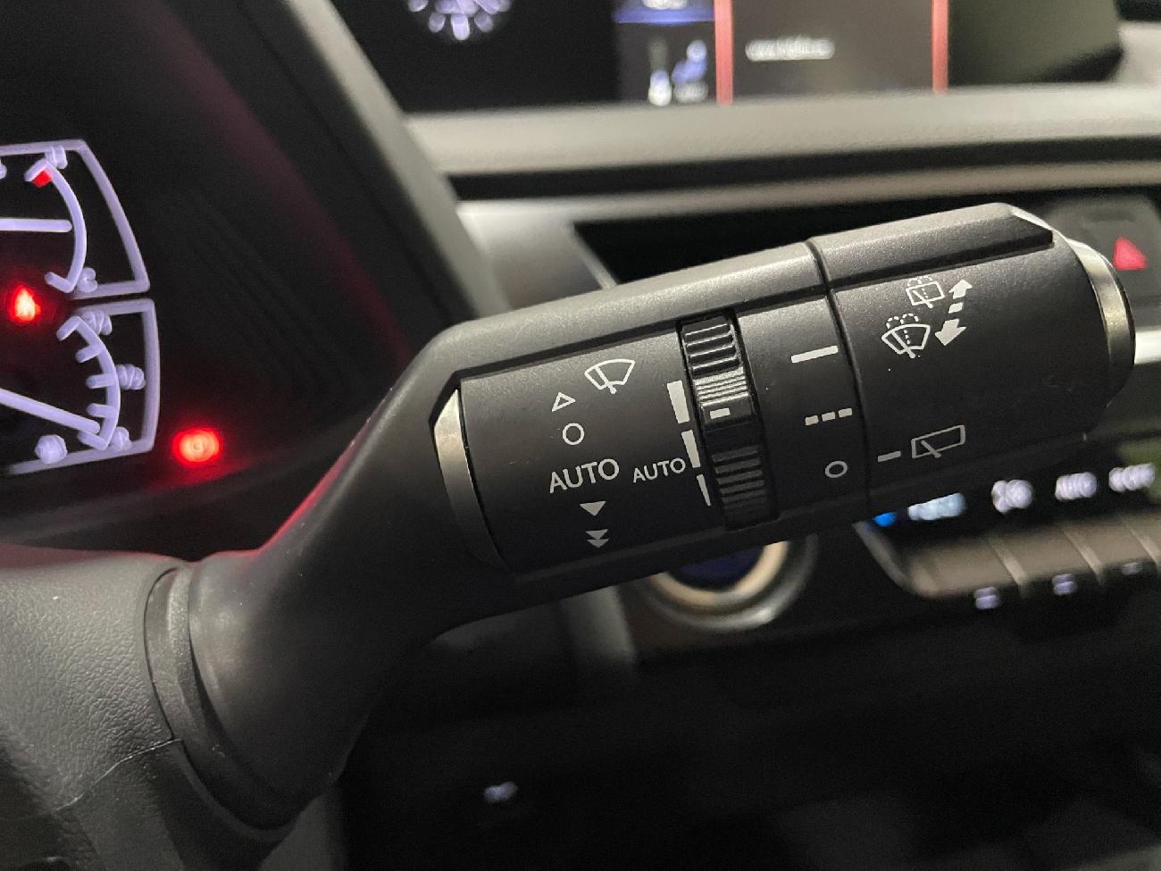 2020 Lexus UX UX 2.0 250h Business coche de segunda mano