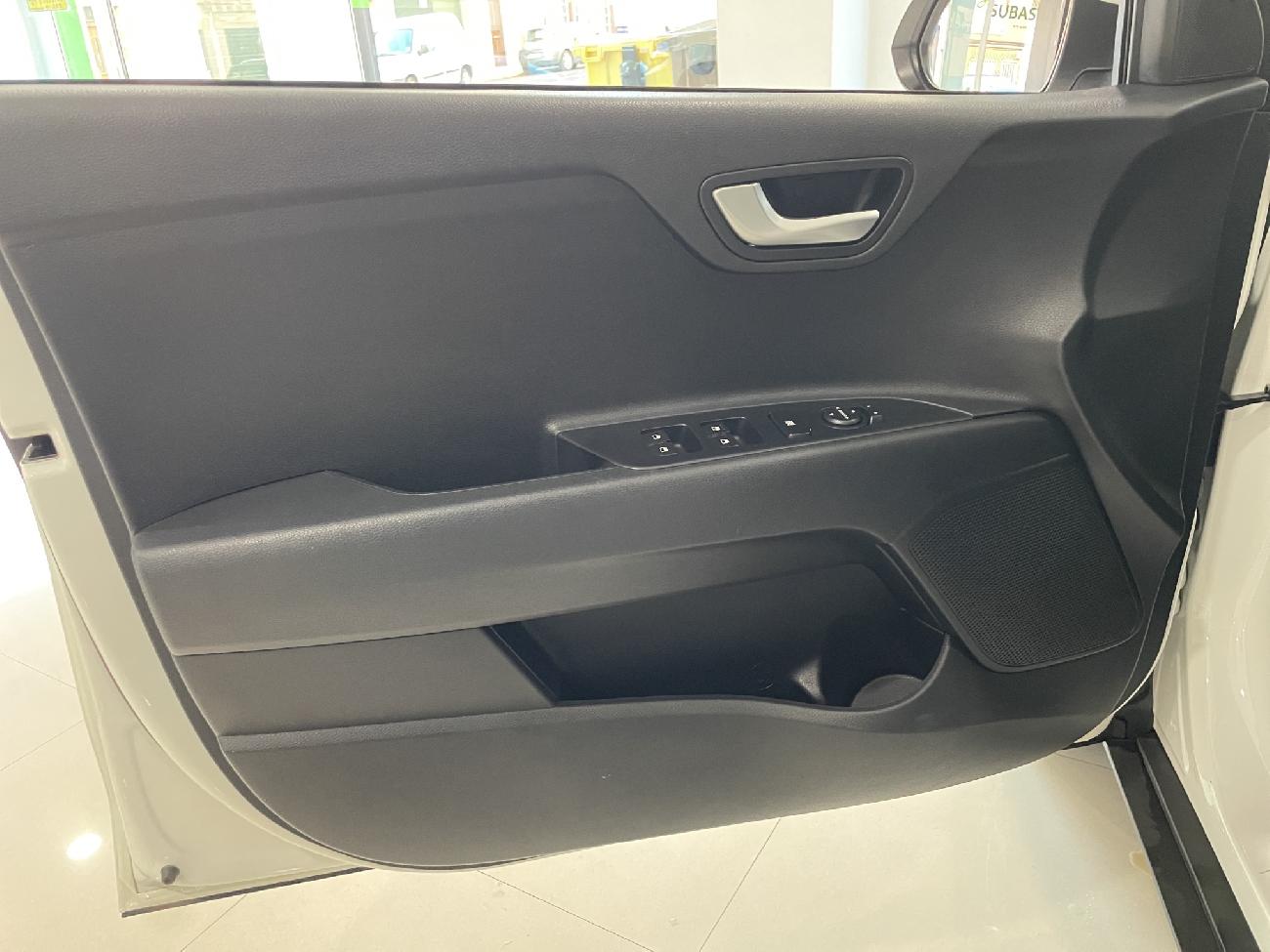 2022 KIA STONIC STONIC 1.0 T-GDi 74kW (100CV) MHEV iMT Concept coche de segunda mano