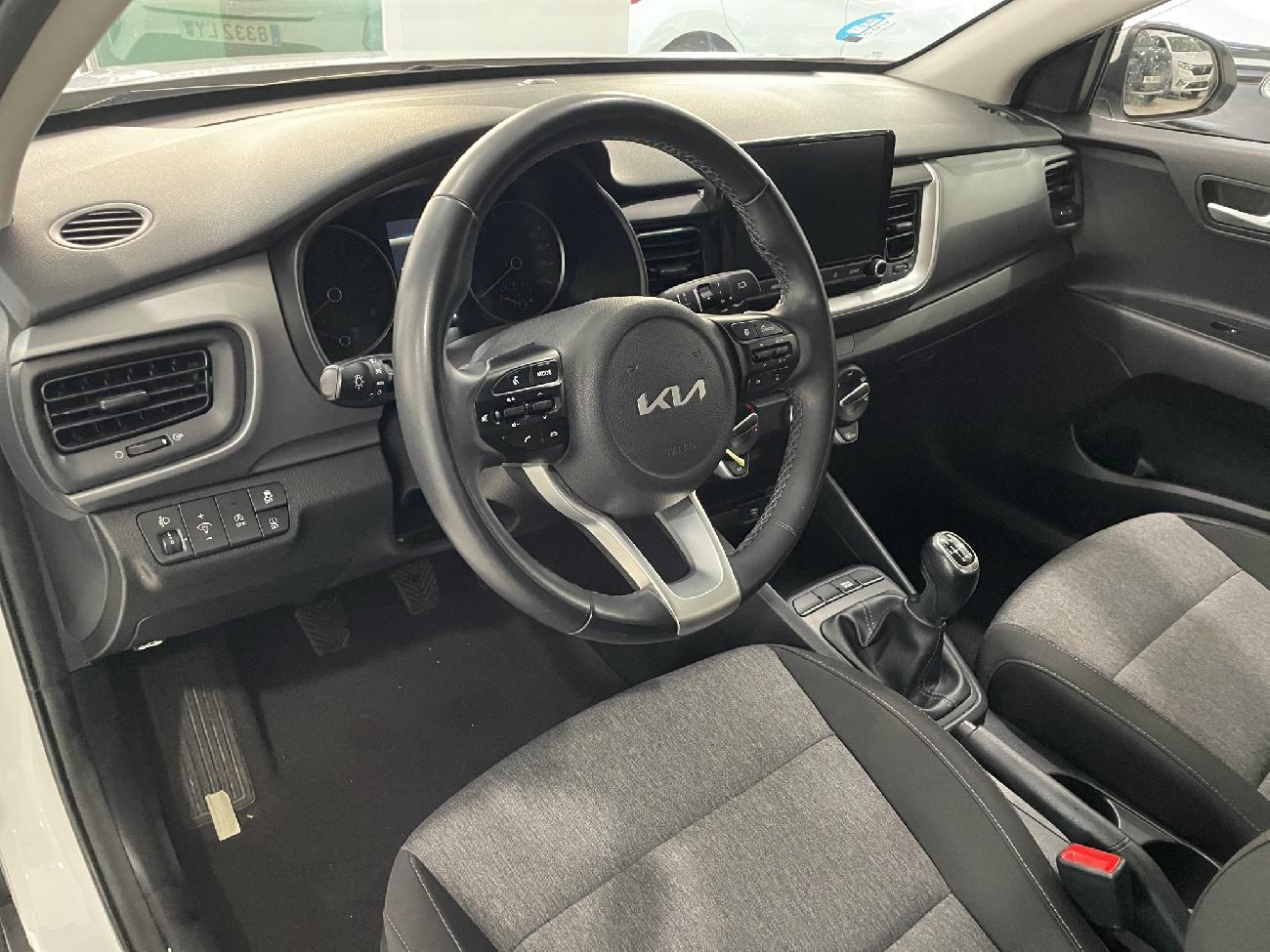2022 KIA STONIC STONIC 1.0 T-GDi 74kW (100CV) MHEV iMT Concept coche de segunda mano