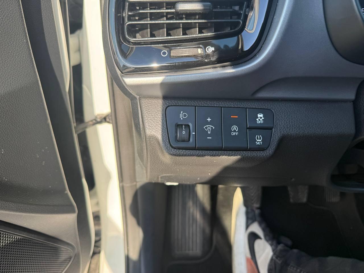 2022 KIA STONIC STONIC 1.0 T-GDi 74kW (100CV) MHEV iMT Drive coche de segunda mano