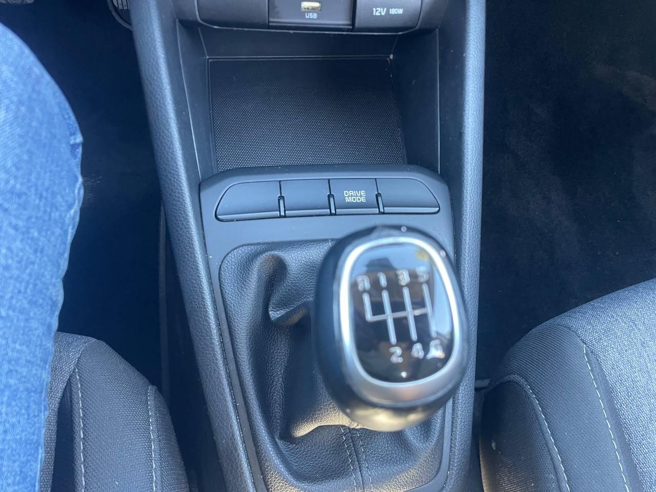 2023 KIA STONIC STONIC 1.0 T-GDi 74kW (100CV) MHEV iMT Concept coche de segunda mano