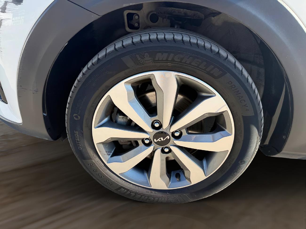 2023 KIA STONIC STONIC 1.0 T-GDi 74kW (100CV) MHEV iMT Concept coche de segunda mano