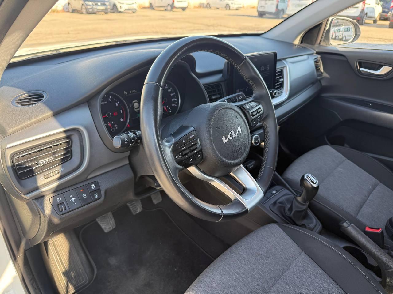 2023 KIA STONIC STONIC 1.0 T-GDi 74kW (100CV) MHEV iMT Concept coche de segunda mano