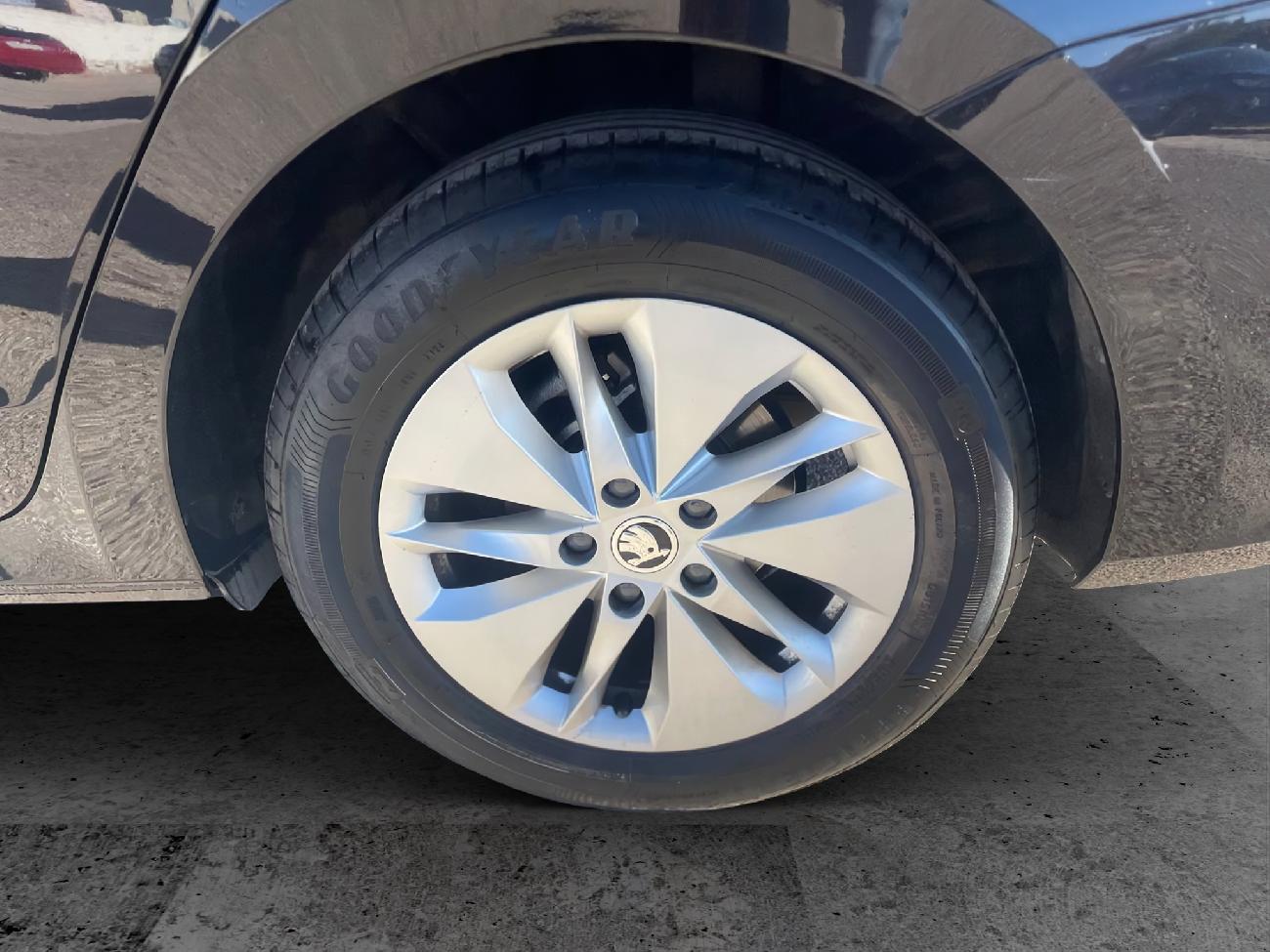 2023 Skoda Octavia Octavia Combi 2.0 TDI 110kW(150CV) DSG Ambition familiar coche de segunda mano