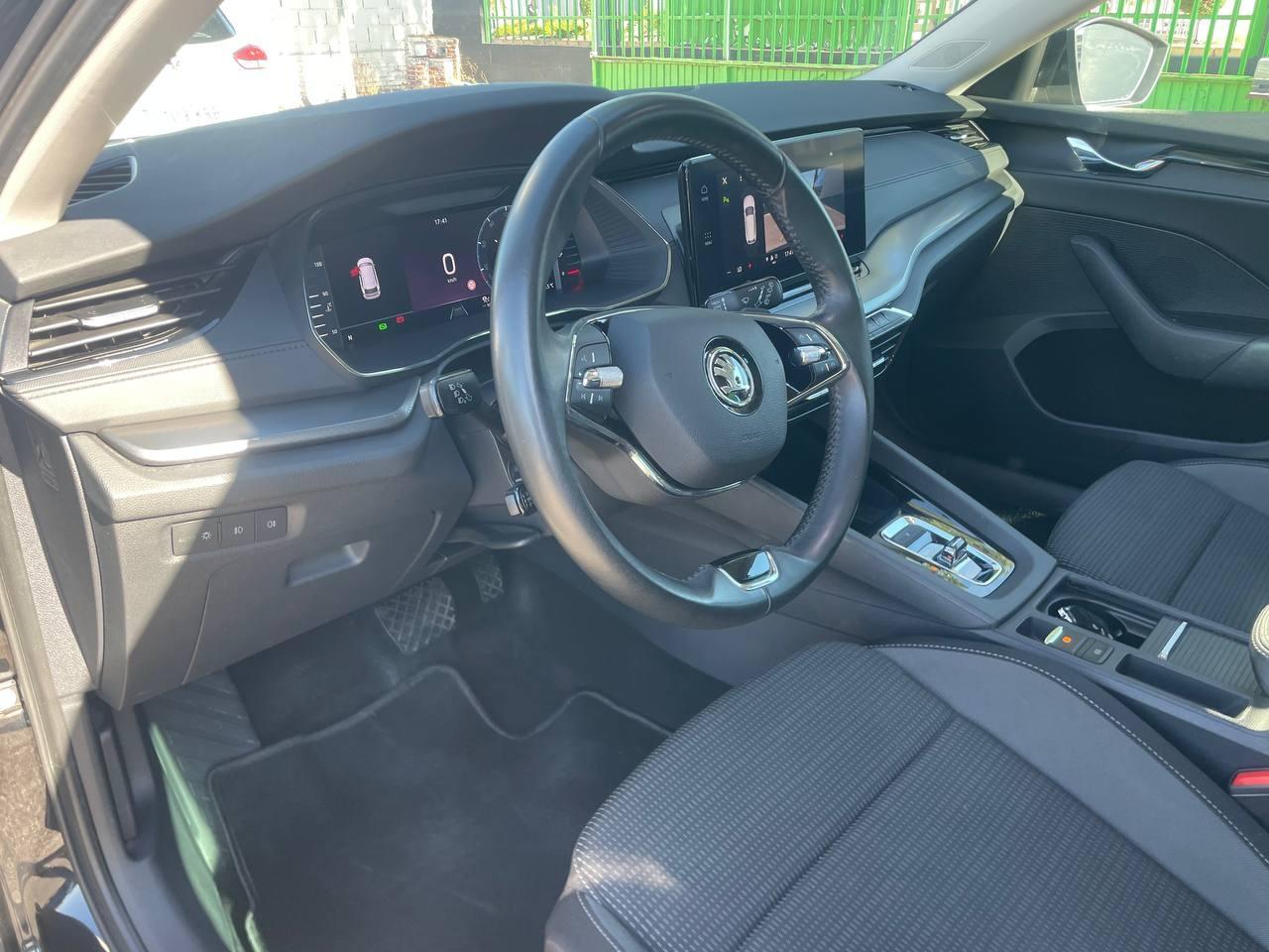 2023 Skoda Octavia Octavia Combi 2.0 TDI 110kW(150CV) DSG Ambition familiar coche de segunda mano