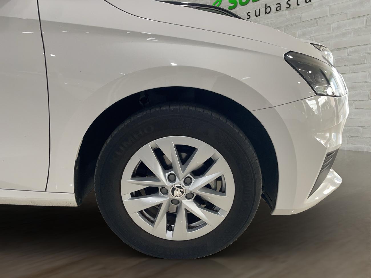 2022 Skoda Fabia Fabia 1.0 MPI 59KW (80CV) Emotion  coche de segunda mano
