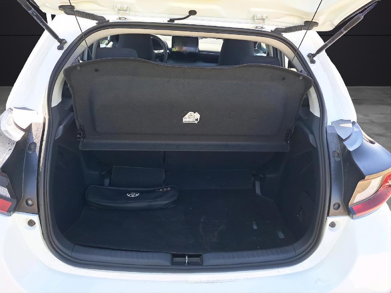 2024 Toyota Yaris Yaris 1.5 120H Business Plus coche de segunda mano