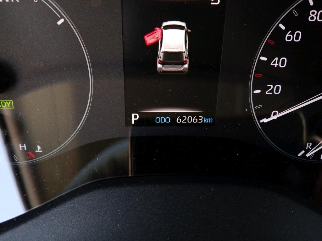 2021 Toyota Yaris Yaris 1.5 120H Business Plus coche de segunda mano