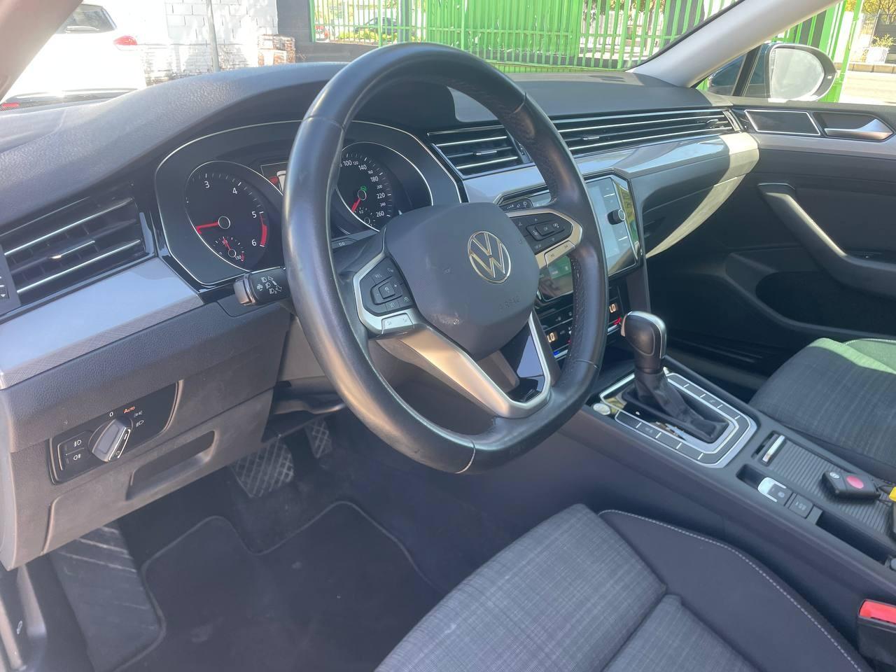 2022 Volkswagen Passat Passat Variant Executive 2.0 TDI 110kW DSG coche de segunda mano