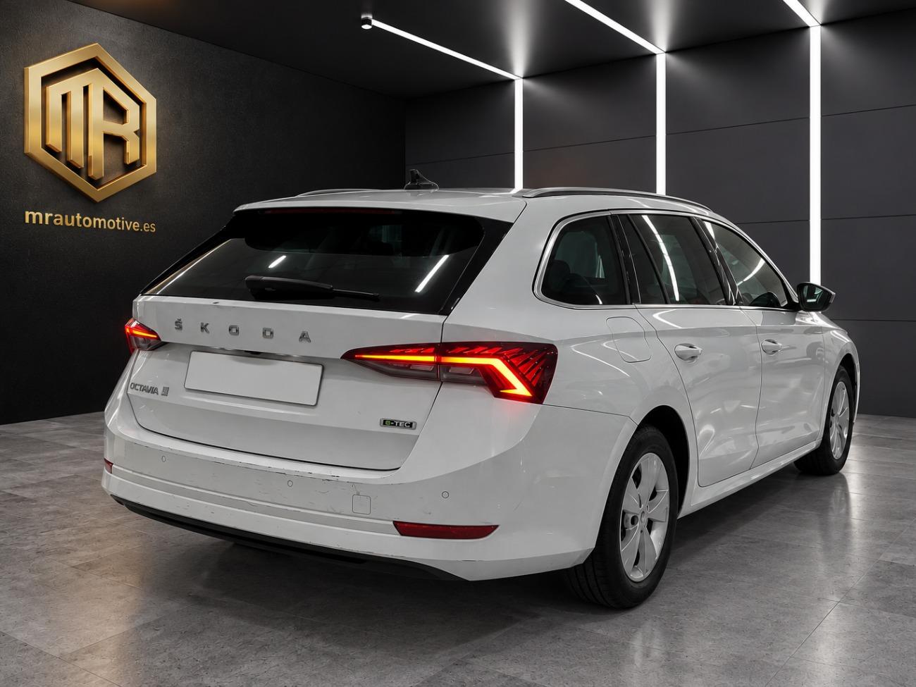 2022 Skoda Octavia Octavia Combi 1.0 TSI 81kW(110CV) DSG mHEV Ambi. coche de segunda mano
