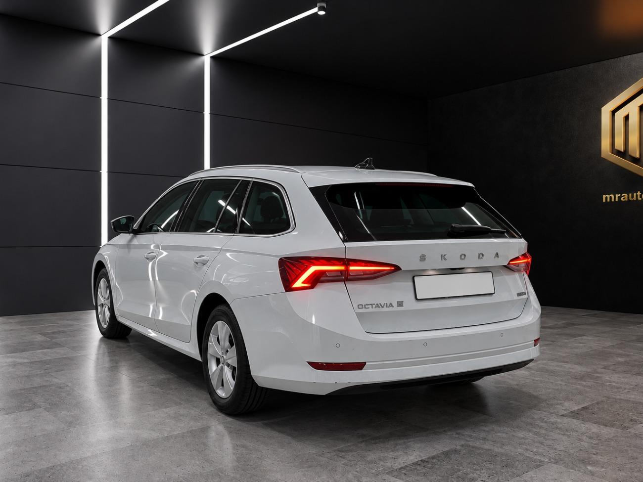 2022 Skoda Octavia Octavia Combi 1.0 TSI 81kW(110CV) DSG mHEV Ambi. coche de segunda mano