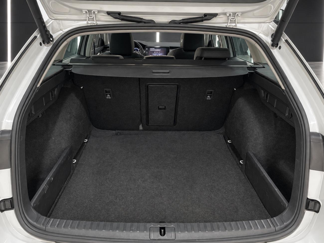 2022 Skoda Octavia Octavia Combi 1.0 TSI 81kW(110CV) DSG mHEV Ambi. coche de segunda mano
