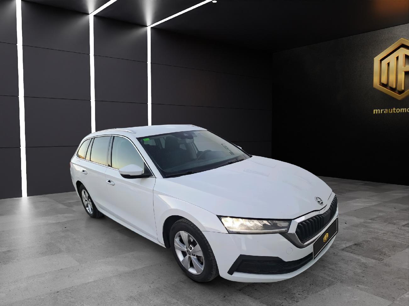 2022 Skoda Octavia Octavia Combi 1.0 TSI 81kW(110CV) DSG mHEV Ambi. coche de segunda mano