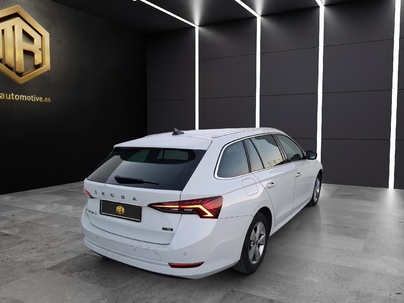 2022 Skoda Octavia Octavia Combi 1.0 TSI 81kW(110CV) DSG mHEV Ambi. coche de segunda mano