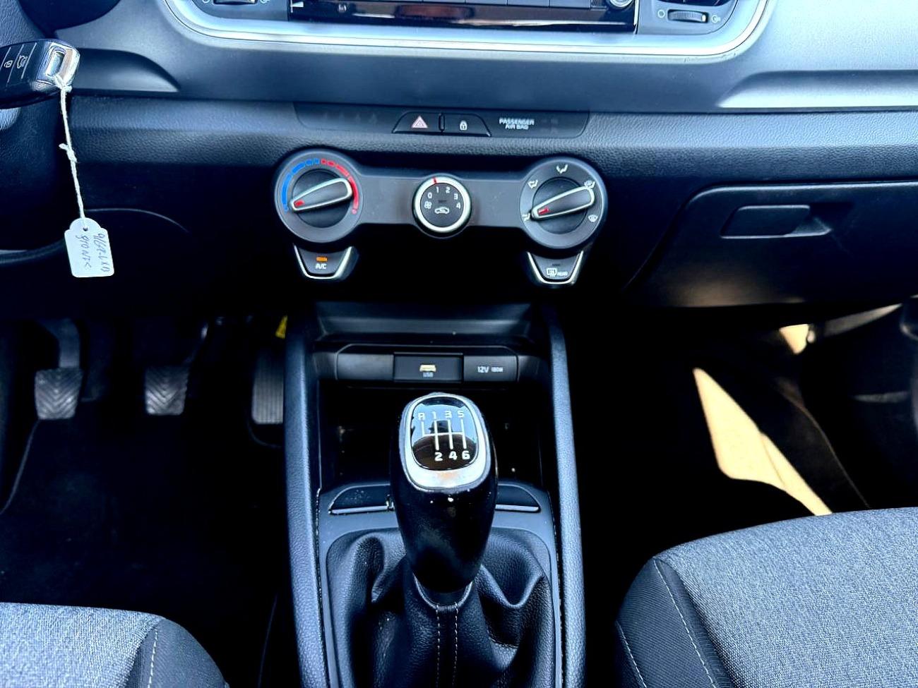 2022 KIA STONIC STONIC 1.0 T-GDi 74kW (100CV) MHEV iMT Concept coche de segunda mano