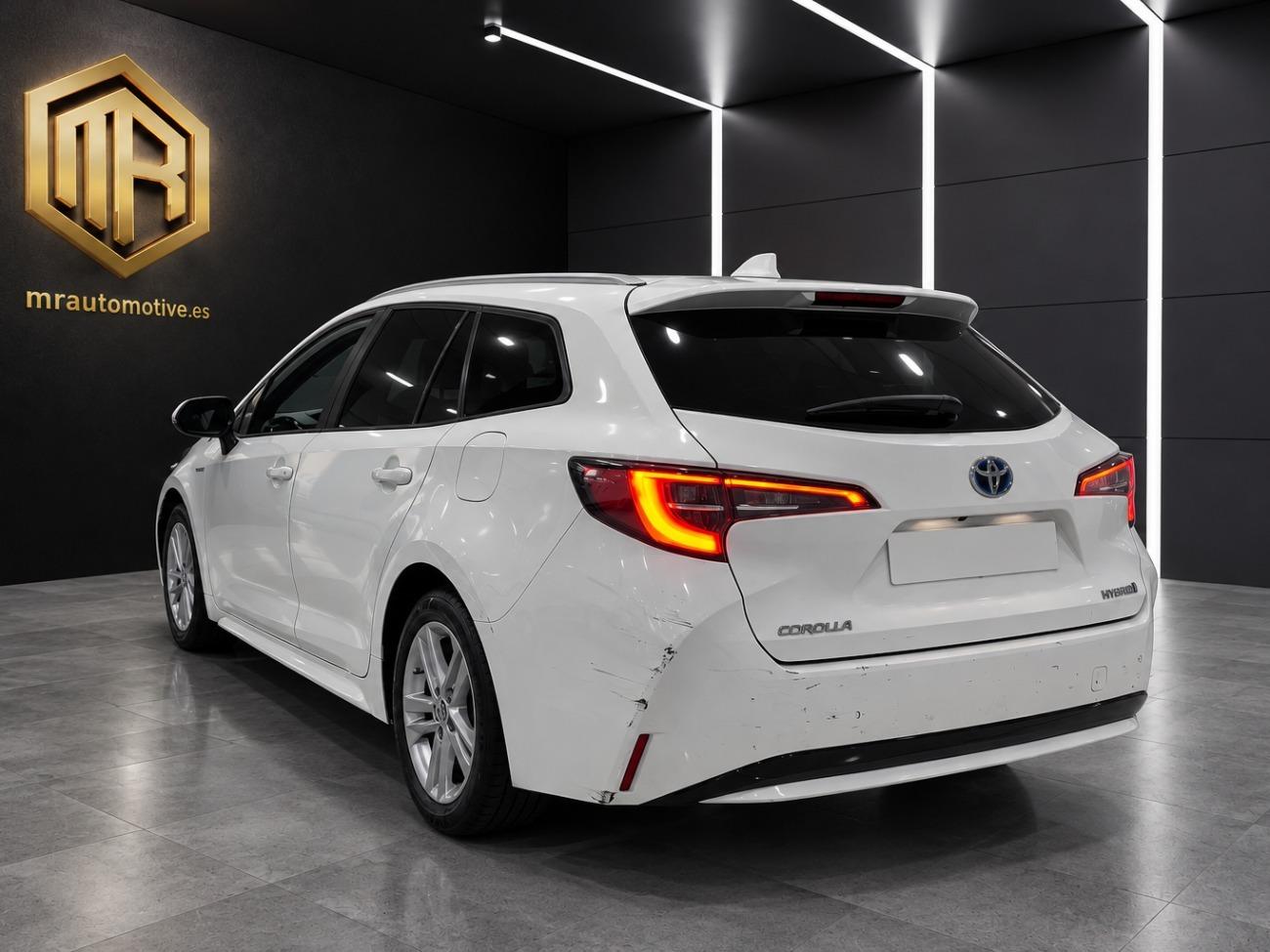 2022 Toyota Corolla Corolla  1.8 125H BUSINESS PLUS E-CVT TOU SPORT coche de segunda mano