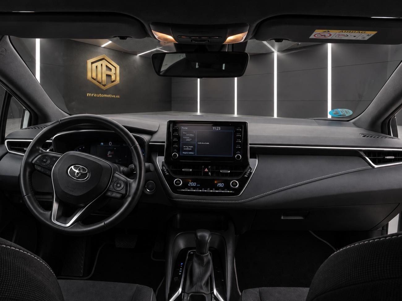 2022 Toyota Corolla Corolla  1.8 125H BUSINESS PLUS E-CVT TOU SPORT coche de segunda mano