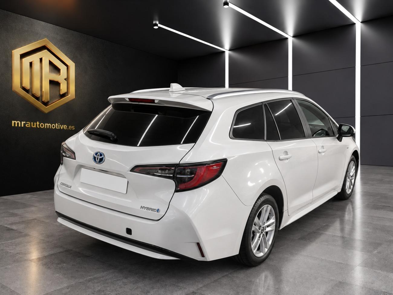 2022 Toyota Corolla Corolla  1.8 125H BUSINESS PLUS E-CVT TOU SPORT coche de segunda mano