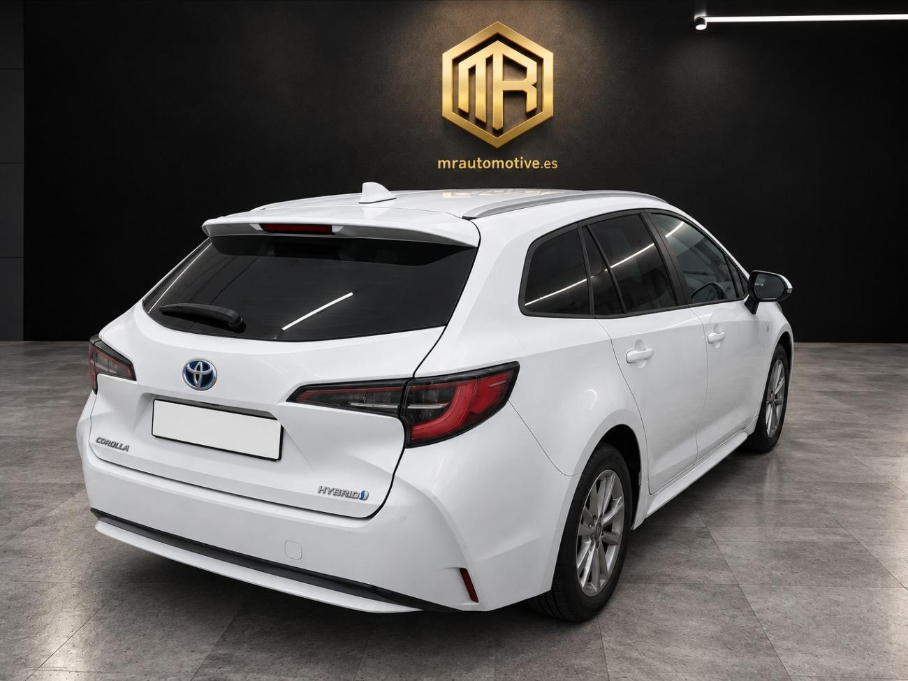 2022 Toyota Corolla Corolla  1.8 125H BUSINESS PLUS E-CVT TOU SPORT coche de segunda mano