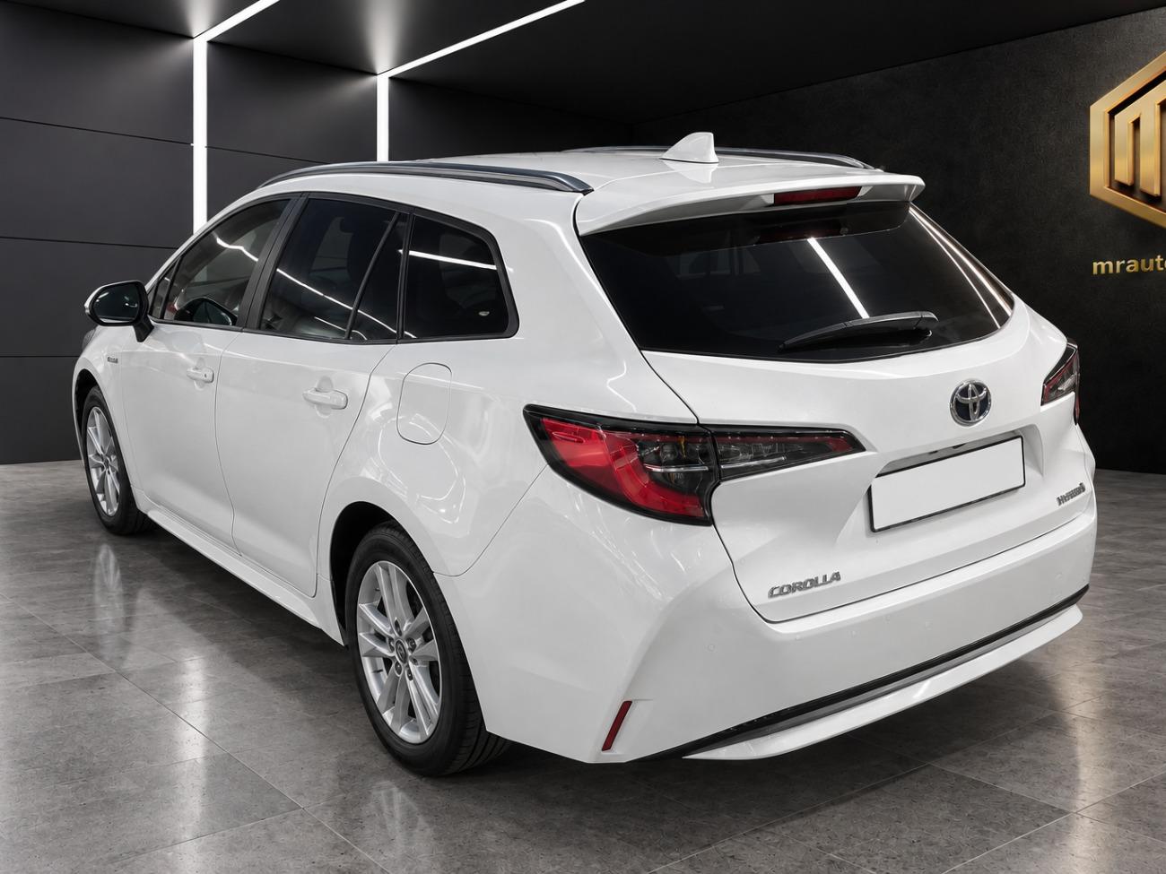 2022 Toyota Corolla Corolla  1.8 125H BUSINESS PLUS E-CVT TOU SPORT coche de segunda mano