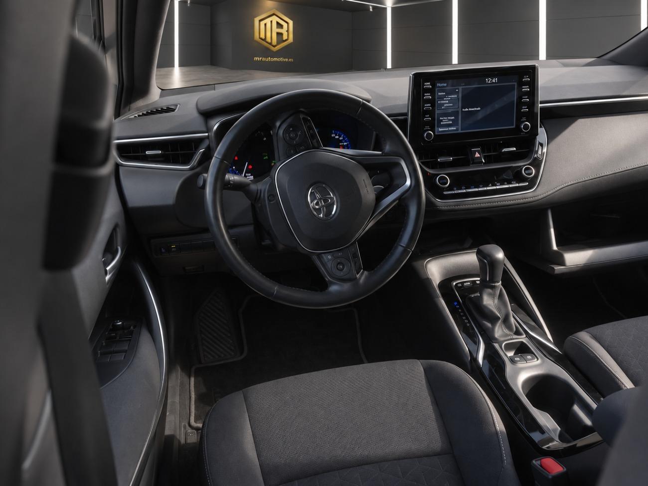 2022 Toyota Corolla Corolla  1.8 125H BUSINESS PLUS E-CVT TOU SPORT coche de segunda mano