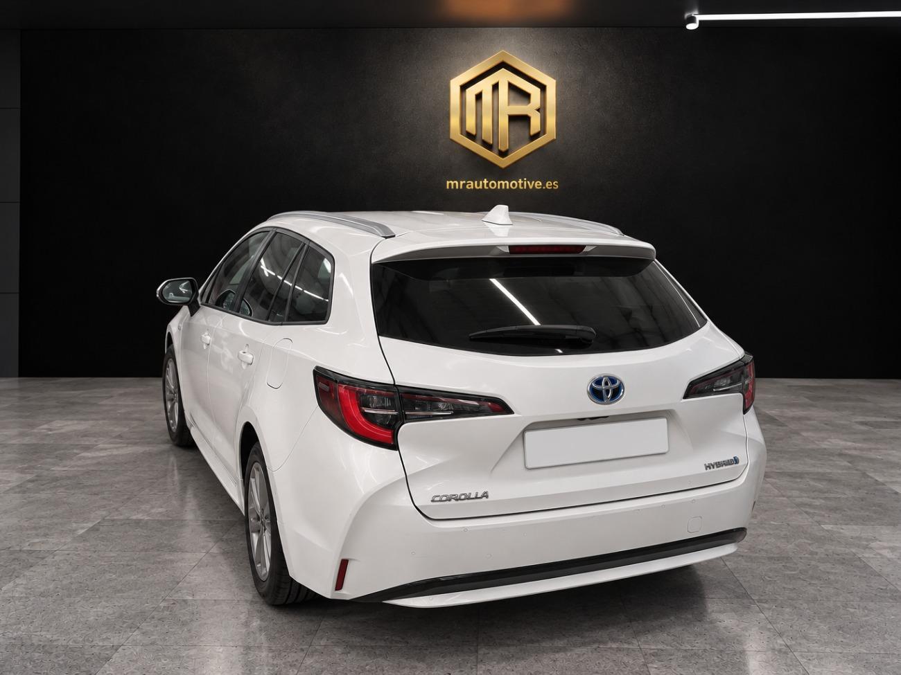 2022 Toyota Corolla Corolla  1.8 125H BUSINESS PLUS E-CVT TOU SPORT coche de segunda mano