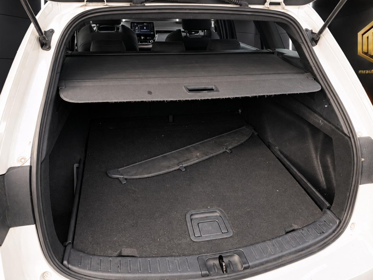 2022 Toyota Corolla Corolla  1.8 125H BUSINESS PLUS E-CVT TOU SPORT coche de segunda mano