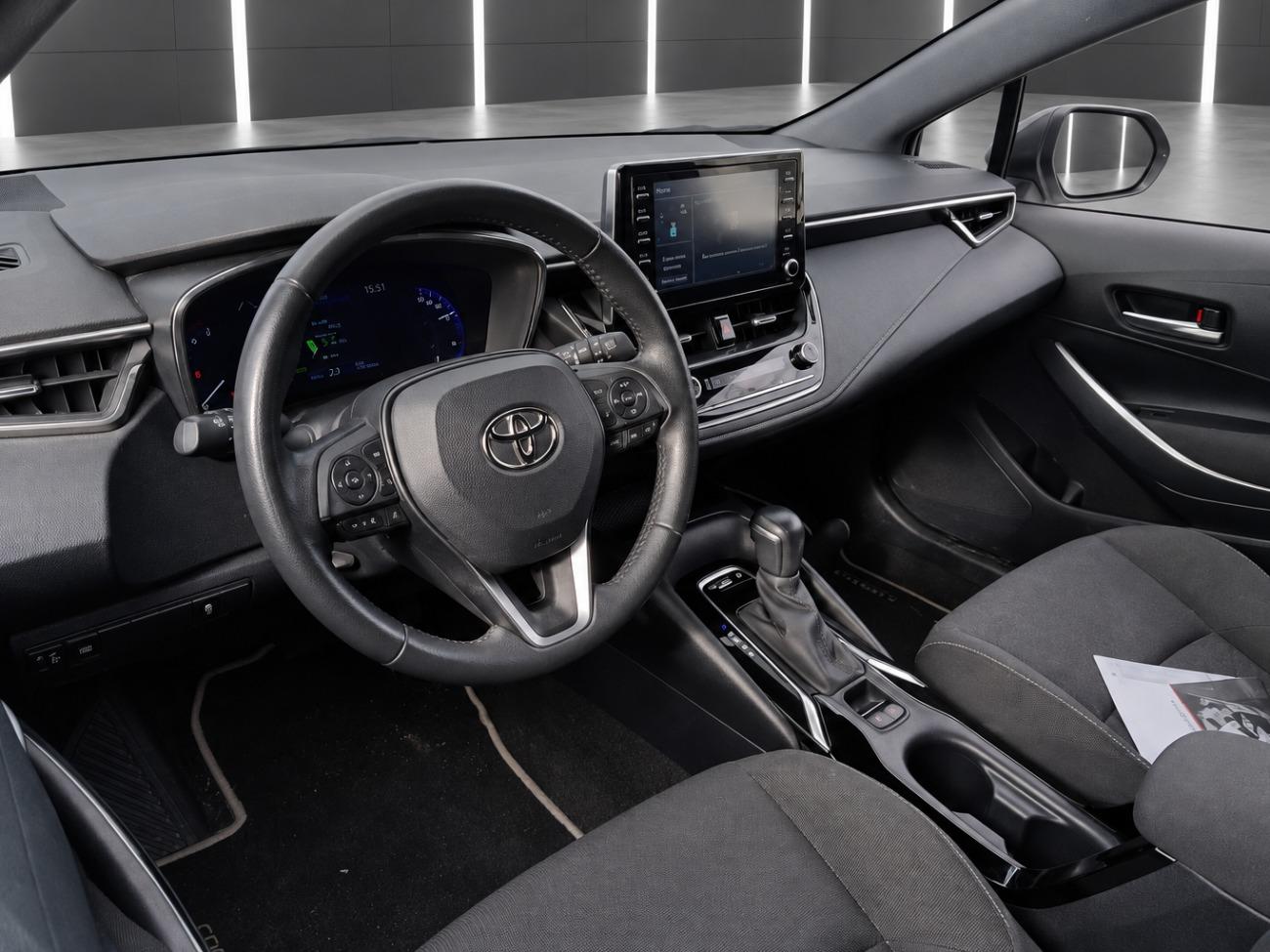 2022 Toyota Corolla Corolla  1.8 125H BUSINESS PLUS E-CVT TOU SPORT coche de segunda mano
