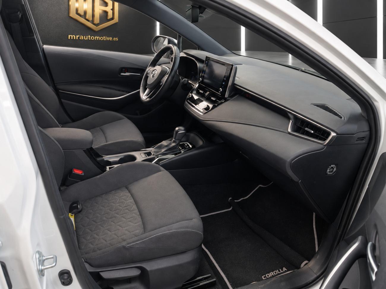 2022 Toyota Corolla Corolla  1.8 125H BUSINESS PLUS E-CVT TOU SPORT coche de segunda mano