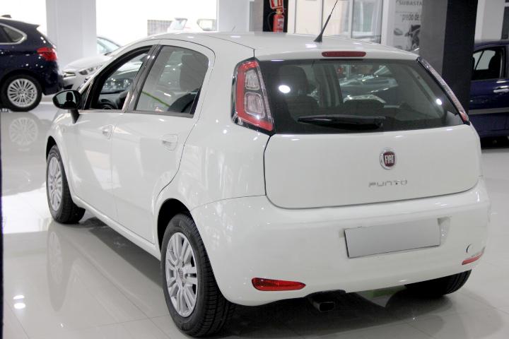 2013 Fiat Punto Punto 1.4 8V Easy 77CV GasolinaGLP coche de segunda mano