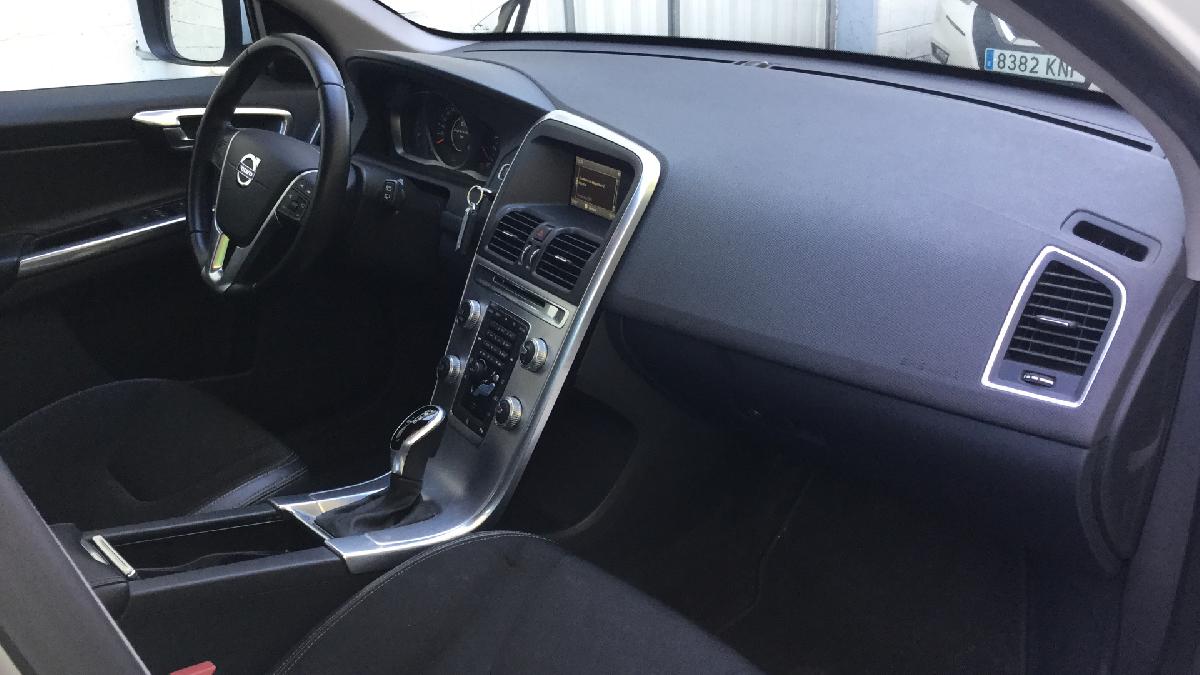 2016 Volvo XC60 XC 60 D3 Momentum Aut. 150 coche de segunda mano